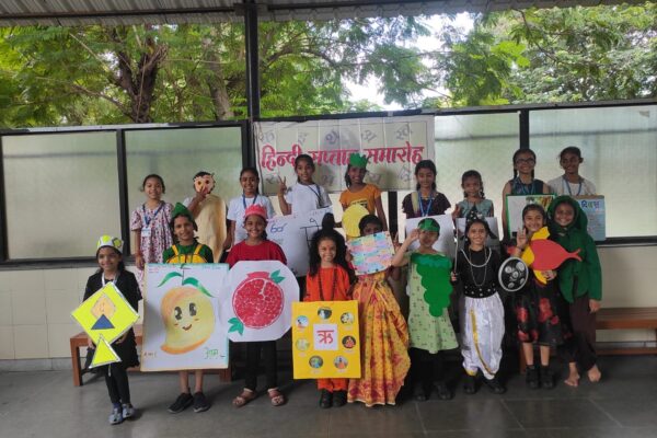 Hindi Divas[Dr.P.V.T Primary Girls’ School (E.M) Vanita Vishram, Surat  A.Y. 2023-24]